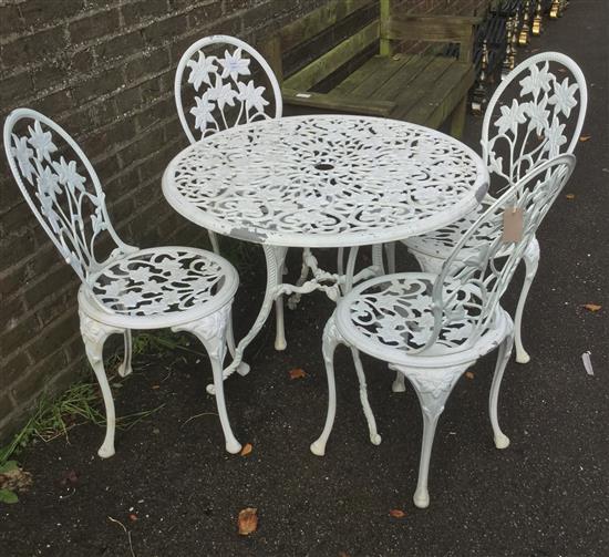 Circular garden table and 4 chairs